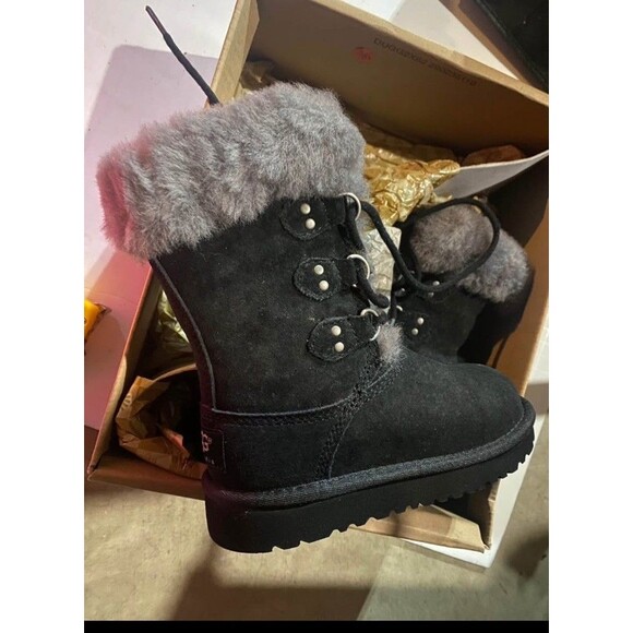 Ugg Kids Sophy Black Boots Size 10 Warm Winter Shearling - Picture 3 of 5